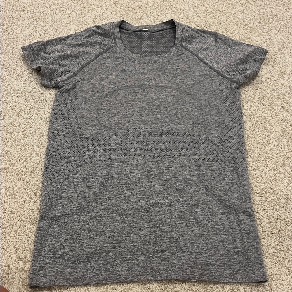 lululemon athletica Gray Short Sleeve Tee